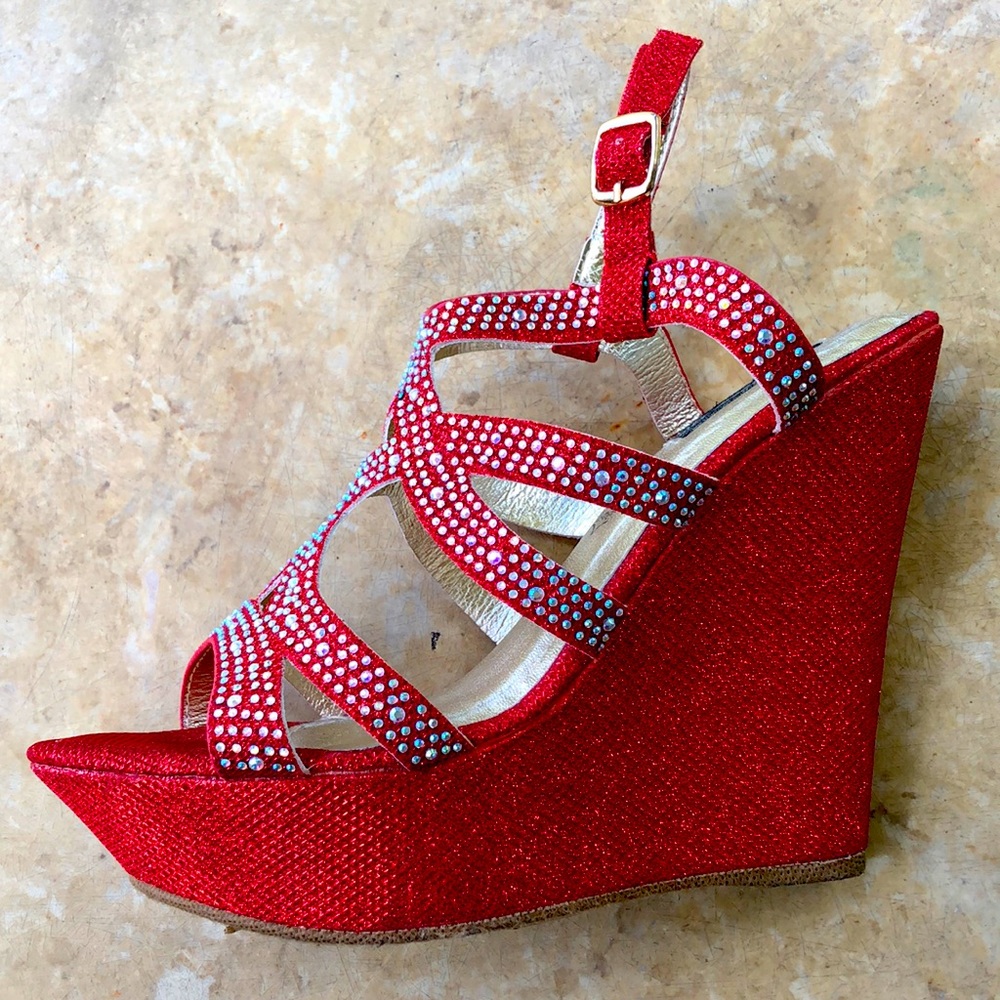 Sparkling red platforms with rhinestones